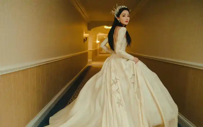 迪丽热巴星光大赏美的也太超过了吧