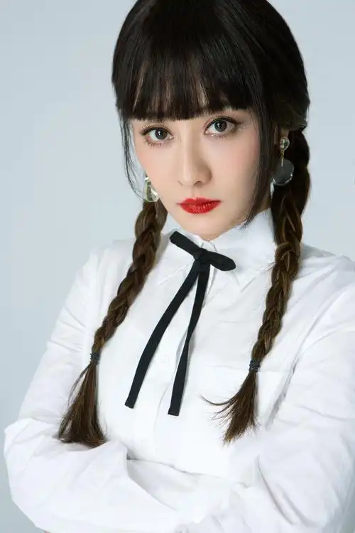 陈德容二次元少女风大片曝光创新风格展现别样女神范儿图文