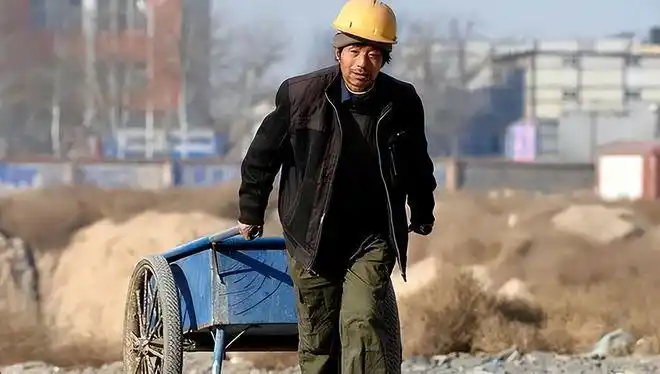 清退令下超60岁农民工未来该咋办自己想过吗