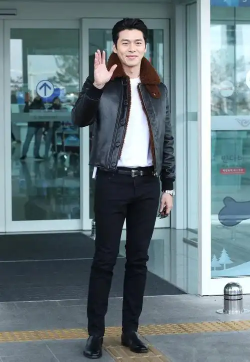 37岁玄彬出演新剧帅气不减,搭档孙艺珍上演爱的迫降,军装太可了