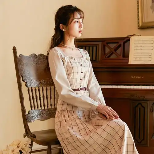 泫雅风裙子ins法式初恋a字裙森女系少女复古格子长袖连衣裙女收腰