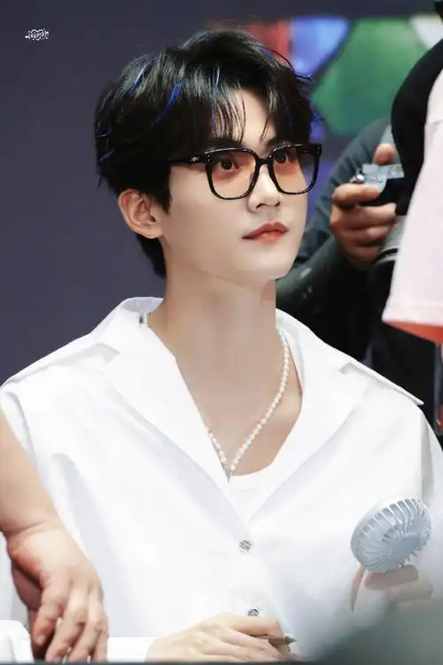 周柯宇新专辑为你我可以##周柯宇原创新歌念念##周柯宇首次个人巡演