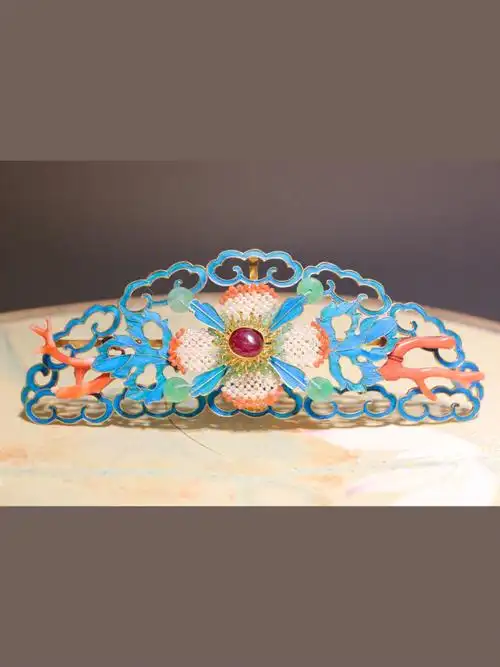 这样的精工小冠搭配汉服婚服不香吗