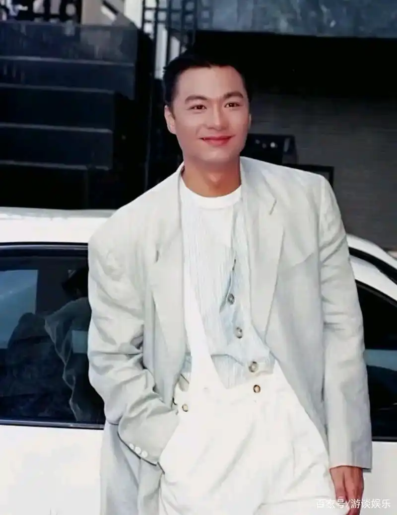 为什么当年是林俊贤被称为香港第一美男?而不是周润发呢?