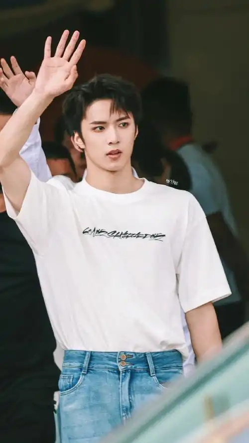 刘耀文剪短发了##刘耀文中国移动动感地带芒果卡代言人