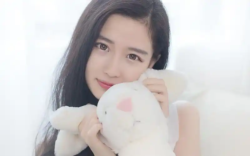 清纯长发90后小姐姐居家写真