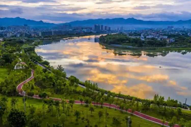 龙岩市上杭县一城如画夕阳中