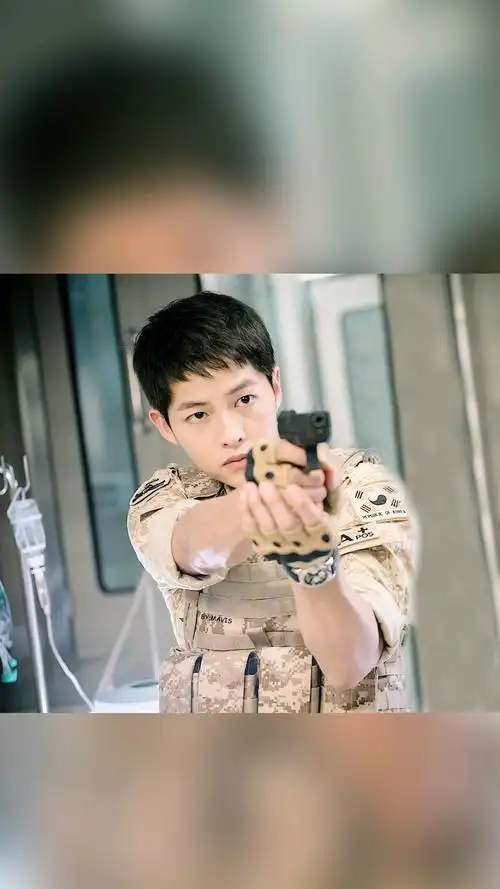 《太阳的后裔》宋仲基高清图片手机壁纸