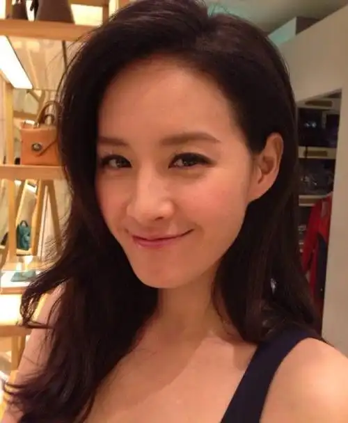 陈冠宇的资产在曾恺玹的追求者中应该算是中等偏下了