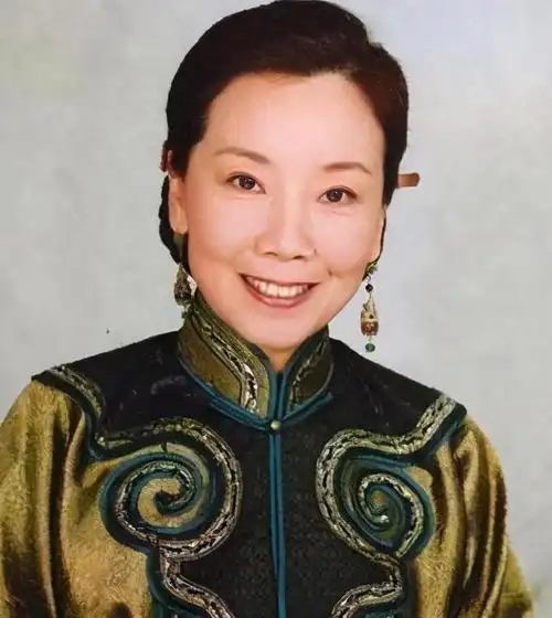 赵奎娥:嫁演员陈宝国,结婚39年生一子,丈夫不睡觉令她很烦恼