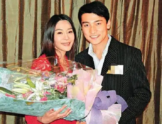 他是刘德华的御用替身,没想到成功逆袭,娶了刘德华的前女友_杜奕衡