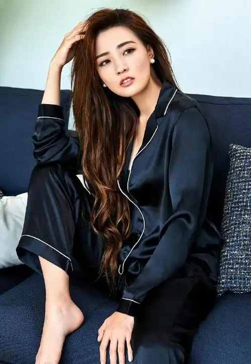 徐璐内衣代言676767