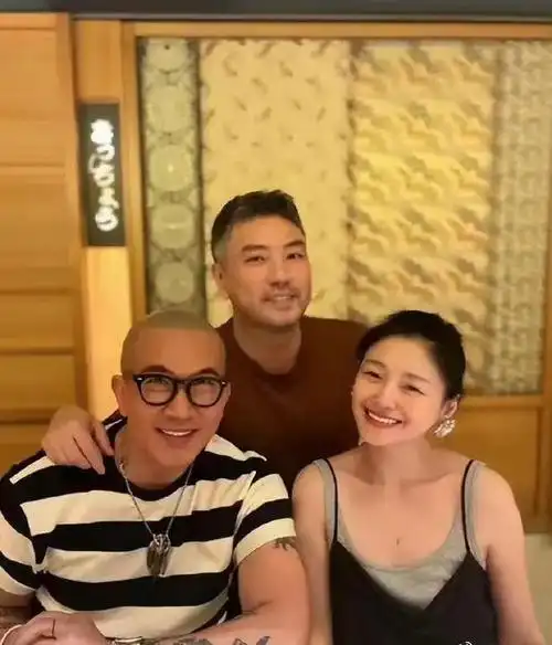 具俊晔为爱发声力挺妻子,会陪伴在她身边,减重13公斤更加帅气|大s|嘻