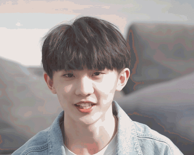 马嘉祺宋亚轩严浩翔贺峻霖今天高考