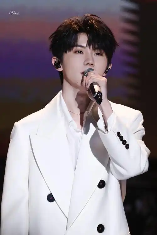 马嘉祺叁重楼暨出道四周年演唱会##马嘉祺双11惊喜夜