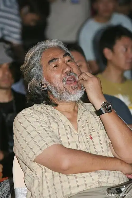 演技太差?张纪中当着众人的面,直接手掴小鲜肉几巴掌