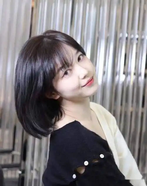 风情万种"初恋短发"._中国_发型_形象