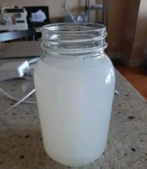 多伦多水管冒乳白色液体沉淀物多到没法喝网友晒图表示不会再喝自来水