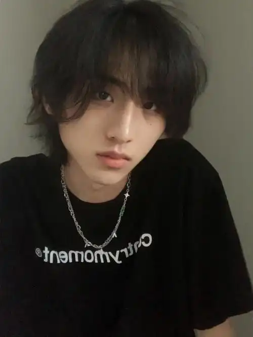 男生发型分享自己又剪了个妹妹头