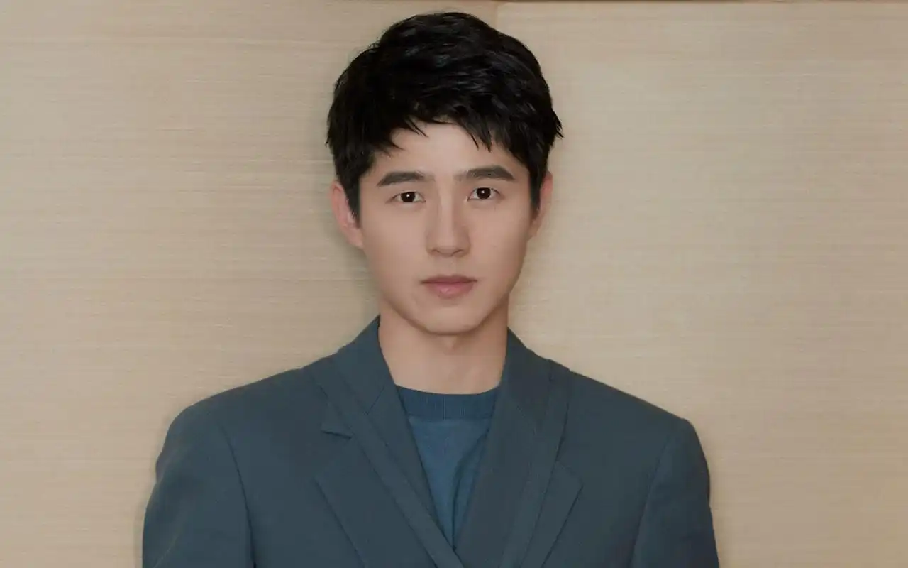 刘昊然帅气有型写真桌面壁纸