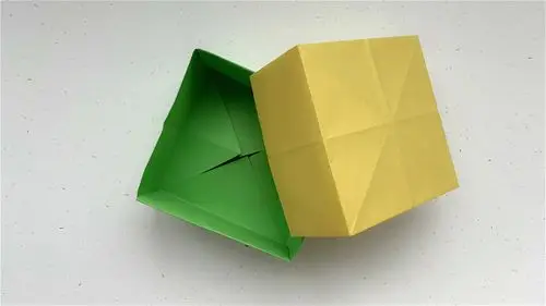 有盖子的盒子的折法