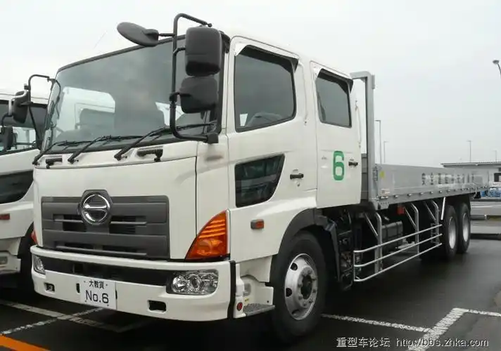 卡车论坛双排座日野700货车双排座700后八轮 车头最多能坐8个人爱聊