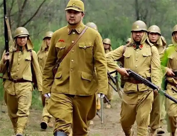 回顾日本军人帽子上的两片布是干啥用的不是防冻的