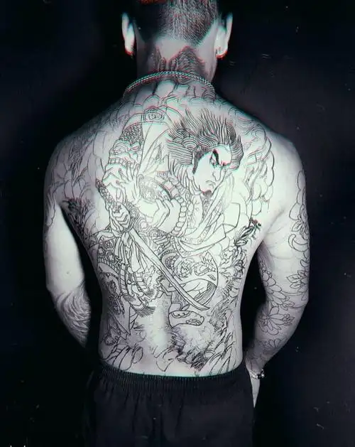 老传统人物纹身图片_背部老传统纹身图案