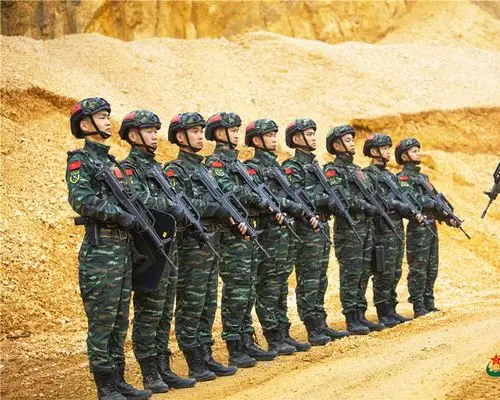 武警特战队员捕歼战斗演练敌情不断_中国军情_军事_新闻中心_台海网