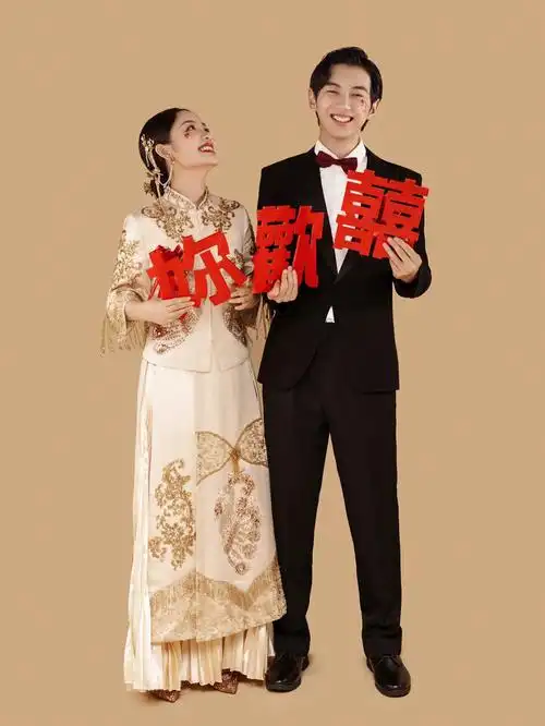 结婚一定要拍一组金色秀禾婚纱照太绝了