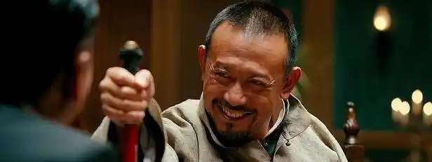 《让子弹飞》:天才姜文的黑色幽默电影,如今看来,它依然还能飞_黄四郎