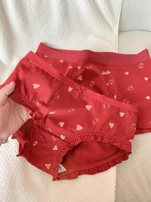 小盒子超可爱内裤质量也很好,男生的面料舒适柔软兔年就要穿的红色