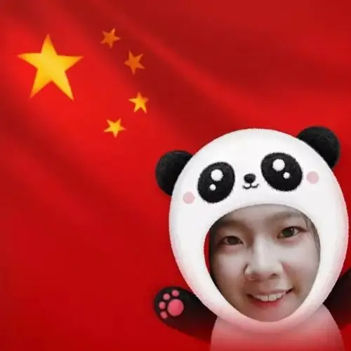 国旗同框啦看在你毛茸茸的份上就把本次活动最可爱奖颁给你吧