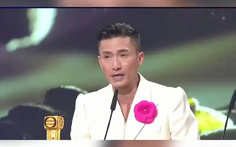 万千星辉颁奖典礼 #陈山聪 首夺视帝!入行30年终于吐气扬眉