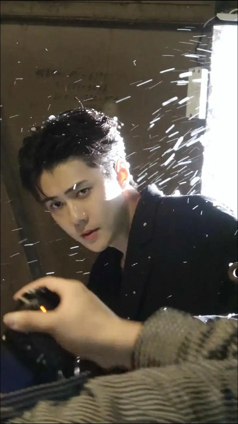 属于我们的冬天.#吴世勋 #exo #吴世勋初雪 - 抖音