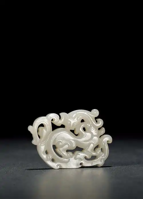 清61仿古白玉螭龙纹佩