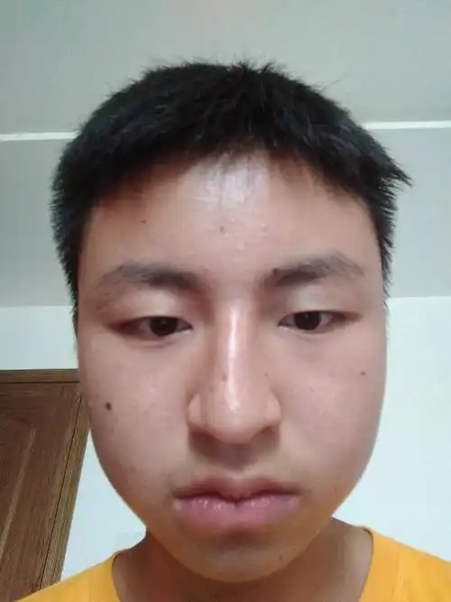 我的脸型属于国字脸吗?