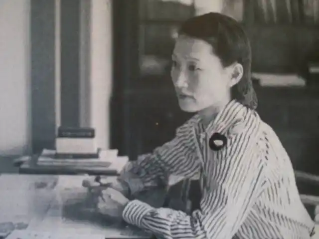 少帅镜头下的赵四小姐:优雅高贵,气质出众,难怪张这么爱她!