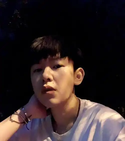 林子君和戚薇的故事