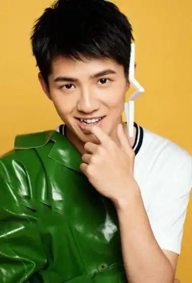 简介:刘昊然《智族gq》杂志图片:玩转花样魅力,分享一组刘昊然图片给