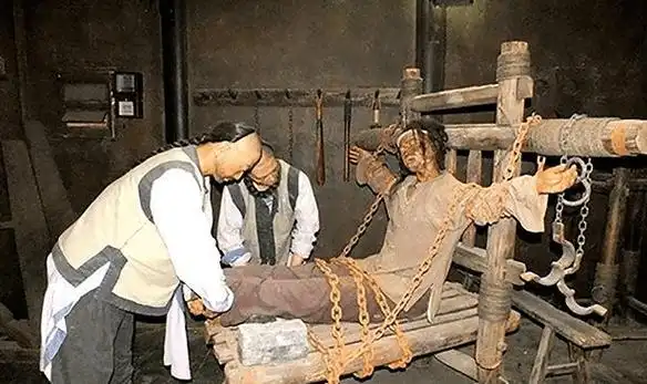 中国古代让人闻之变色的刑法, 比西方的刑法, 究竟哪一种更残忍!
