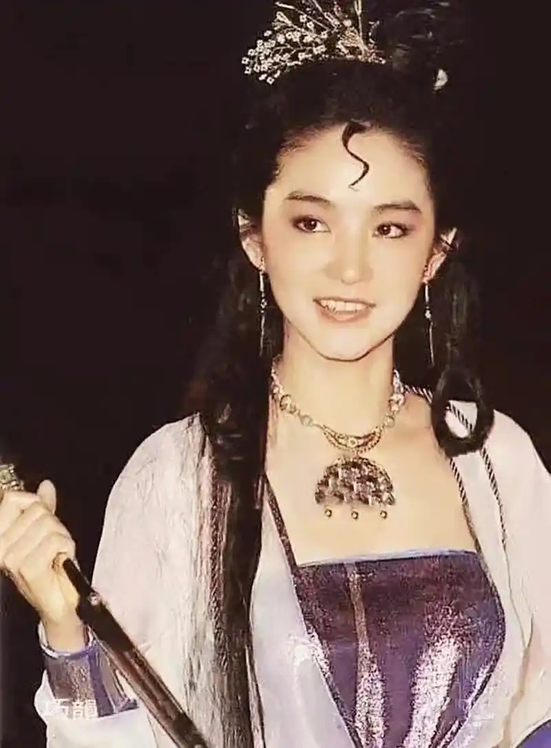 年轻时候的林青霞有多美?感觉就是从画里走出来的女神仙