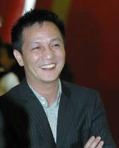 周正毅2004 年 6 月,周正毅从上海市看守所转移至提篮桥监狱关押,在