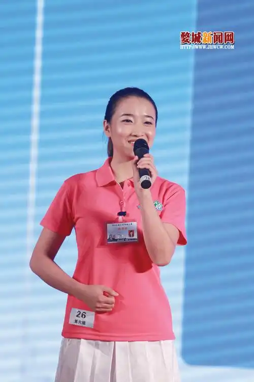 陈晓云:似一朵轻云出岫来