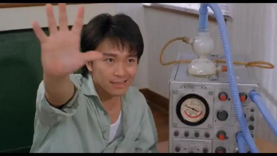 师兄撞鬼能把屁含进嘴里的真的就只有星爷了吧