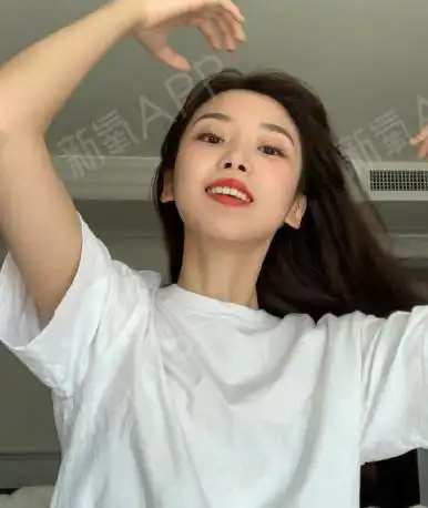 "绿茶鼻祖"半藏森林,微博发图,试水想复出