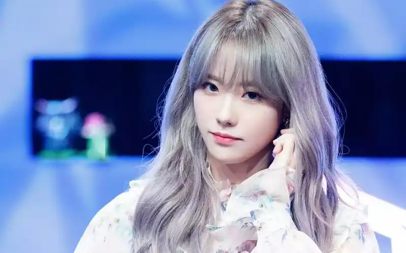 【宇宙少女】【李luda】可爱炸弹的心空轰炸!