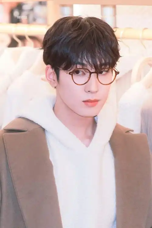 佑绝美氛围#78#全圆佑行走画报#231012 loro piana站台 饭拍高清cr