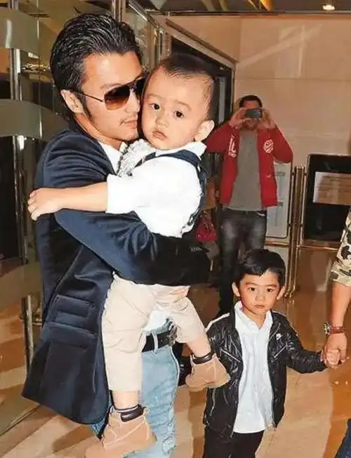 曝谢霆锋对张柏芝绝情抚养费只允许谢振轩谢振南受益否则翻脸