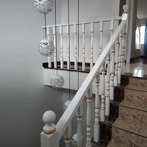 实木楼梯扶手护栏定制室内立柱烤漆阁楼阳台楼梯立柱